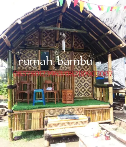 Rumah Bambu di Bogor